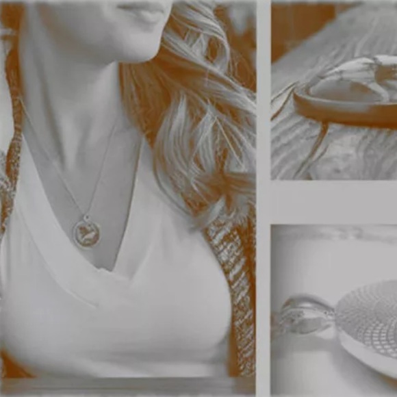 Elephant Pendant Necklace. NEW! “HP” - Picture 3 of 3